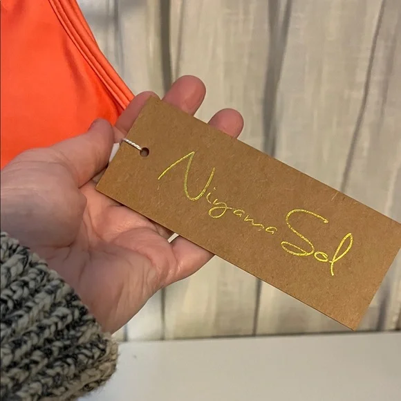 Niyama Sol Eclipse Sports Bra in Coral, Size M/L - Picture 4 of 5